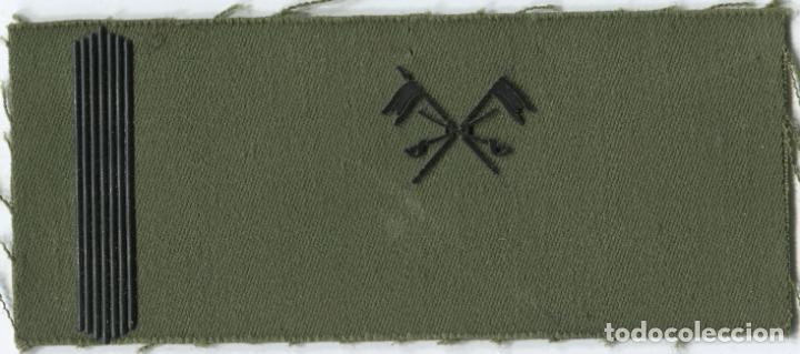 Military Antiques: Espa&ntilde;a. Divisa o graduaci&oacute;n del Ej&eacute;rcito. Caballer&iacute;a. Soldado.