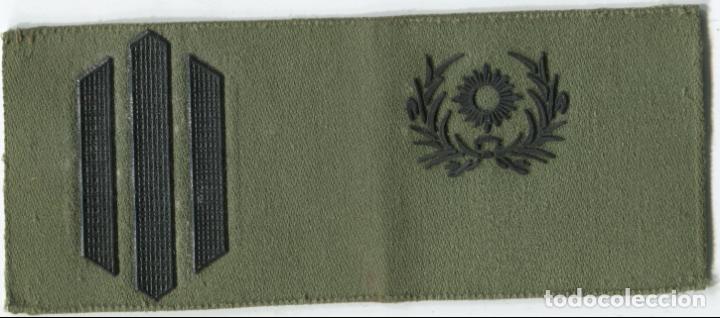 Militaria: Espa&ntilde;a. Divisa o graduaci&oacute;n del Ej&eacute;rcito. Intendencia. Cabo.