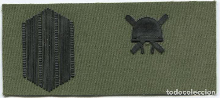 Militaria: Espa&ntilde;a. Divisa o graduaci&oacute;n del Ej&eacute;rcito. Polic&iacute;a Militar. Cabo.