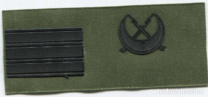 Military Antiques: Espa&ntilde;a. Divisa o graduaci&oacute;n del Ej&eacute;rcito. 1er T&aacute;bor de Regulares. Sargento.