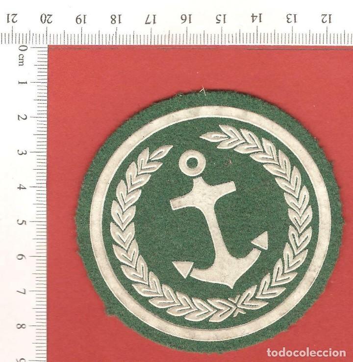 Militaria: PARCHE ARMADA,APLICACIONES DE PL&Aacute;STICO SOBRE FIELTRO.