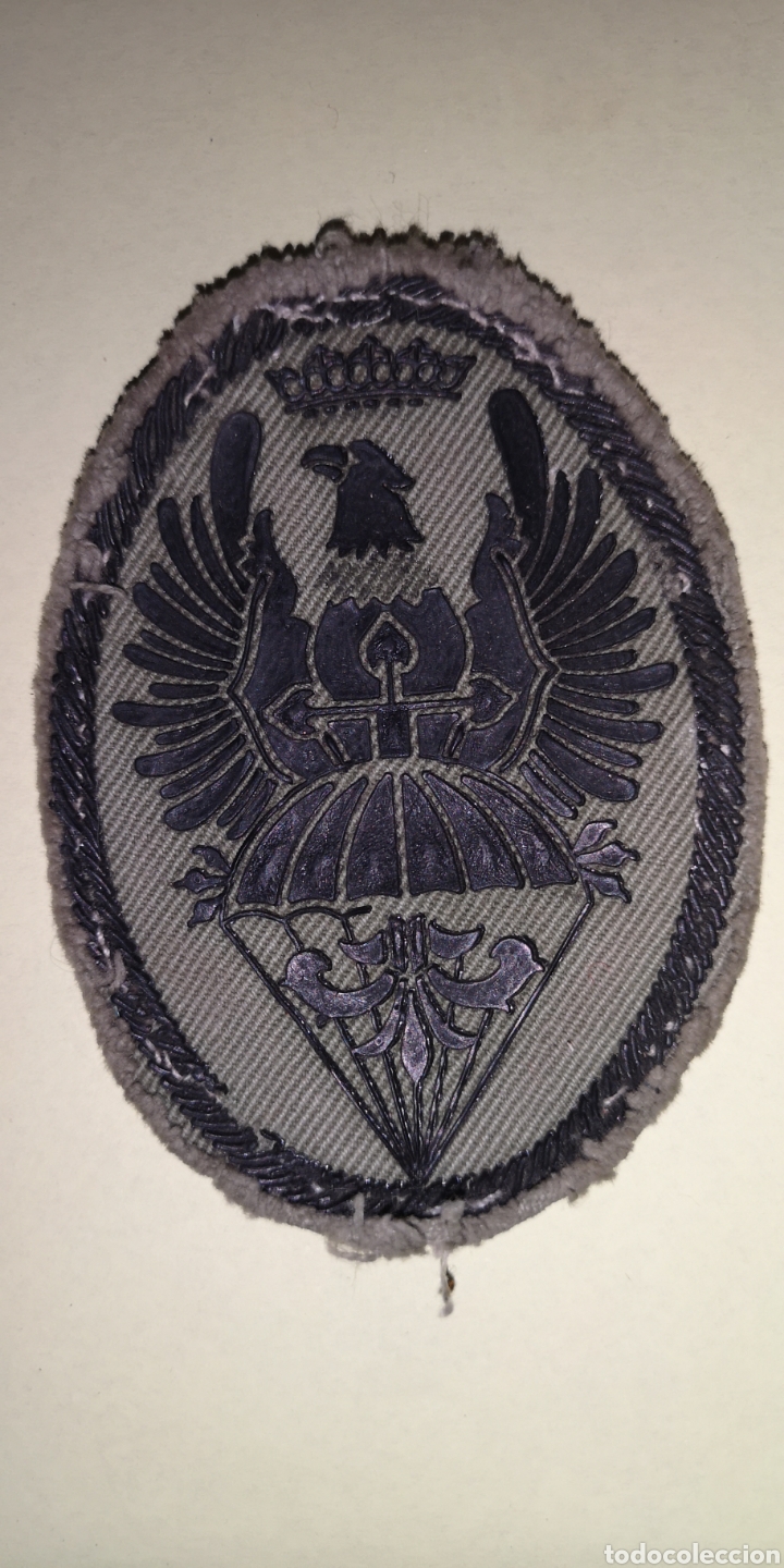 Militaria: Antiguo parche de brazo de la Brigada Paracaidista