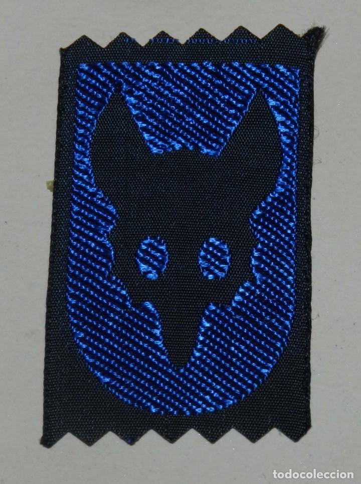 Militaria: Parche de tela de los boy scouts, exploradores, escultismo, lobatos o lobeznas, seisena de color azu