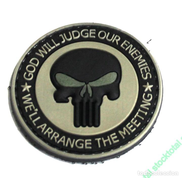Militaria: parche goma sujecion velcro - god will judge our enemies 5 cms diametro