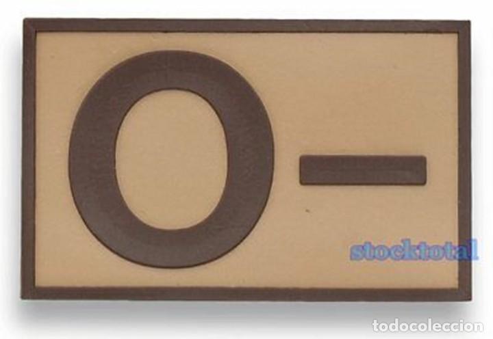 Militaria: Parche goma ( 0 - ) Arido. (5.4 x 3.4cm) Parche. Grupo sangu&iacute;neo (O-) Goma Marr&oacute;n Tama&ntilde;o: 5.4x 09294