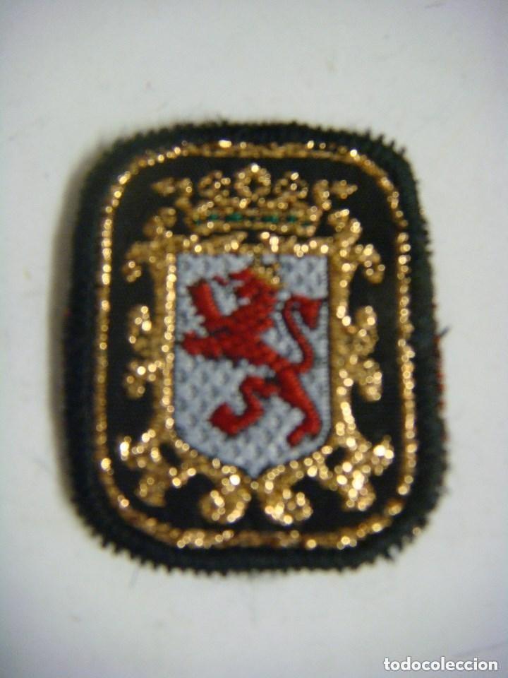 Militaria: PARCHE DE TELA ESCUDO