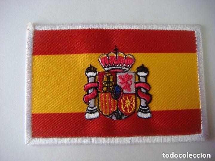 Militaria: PARCHE DE TELA DE LA BANDERA DE ESPA&Ntilde;A CON EL ESCUDO NACIONAL