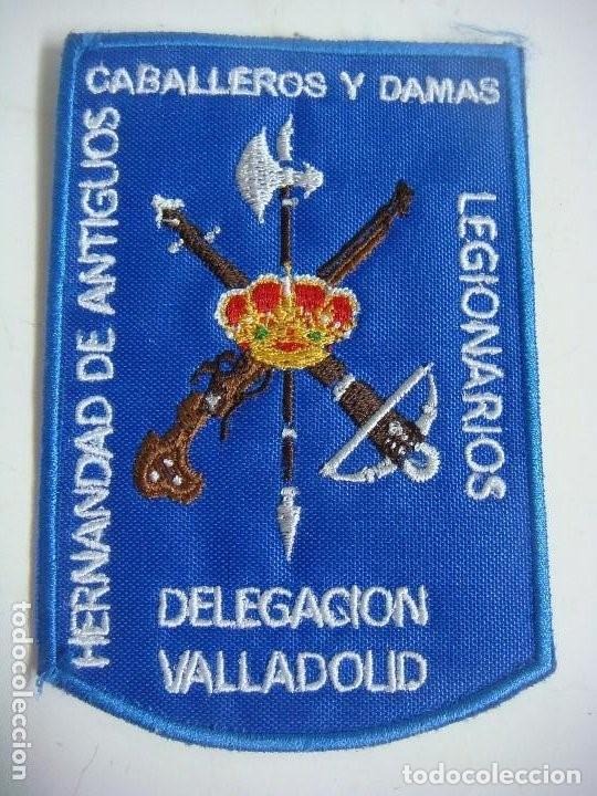 Militaria: PARCHE DE TELA DE HERNANDAD DE ANTIGUOS CABALLEROS Y DAMAS LEGIONARIOS