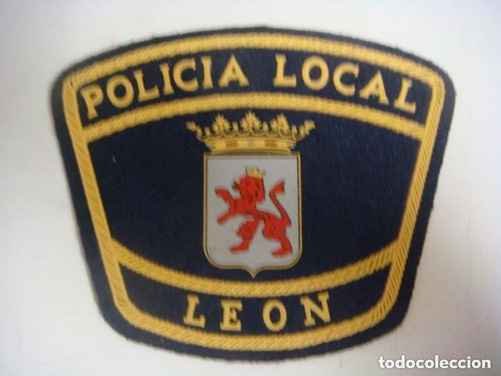 Military Antiques: PARCHE DE TELA POLICIA LOCAL LEON