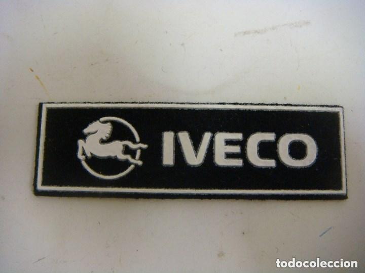 Military Antiques: PARCHE DE TELA IVECO