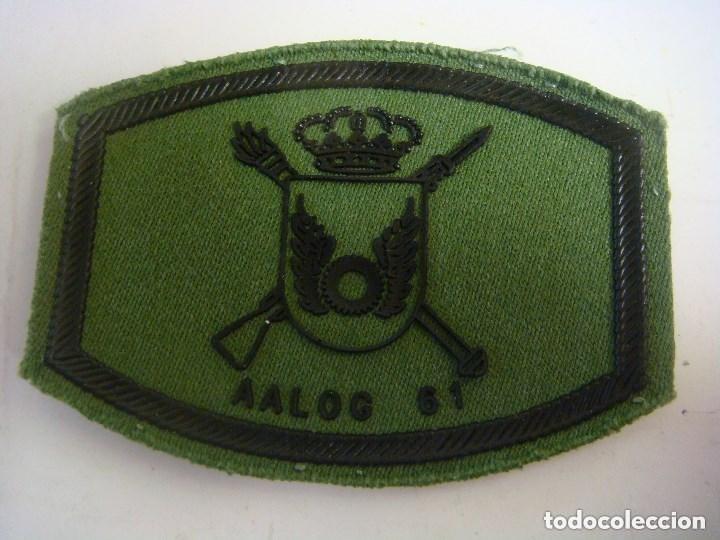 Military Antiques: PARCHE DE TELA RACA-61