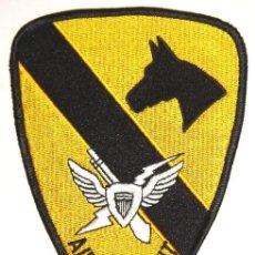 Militaria: PARCHE USA 1ª DIVISION AEROTRANSPORTADA CABALLERIA AIR ASSAULT. Lote 299813753
