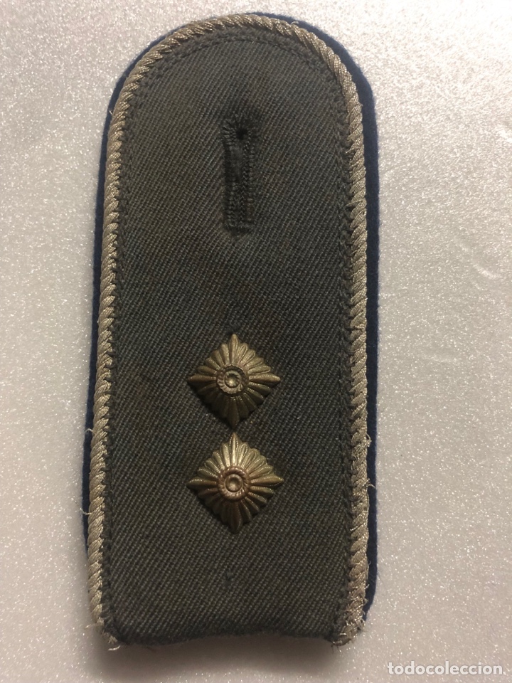 Militaria: HOMBRERA BUNDESWEHR OBERLEUTNANT DE SANIDAD