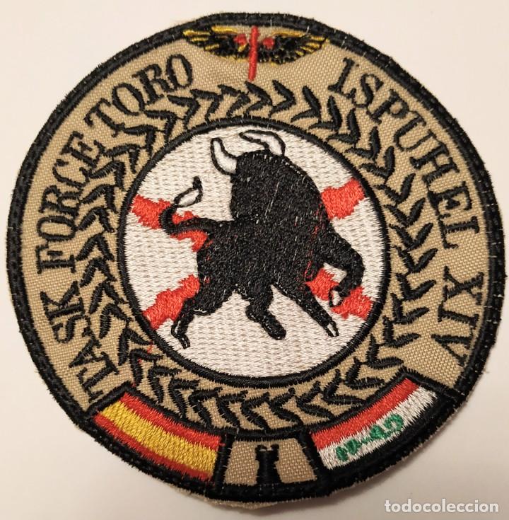 Militaria: PARCHE EMBLEMA DE BRAZO BORDADO A COLOR ISPUHEL XIV TASK FORCE TORO FAMET