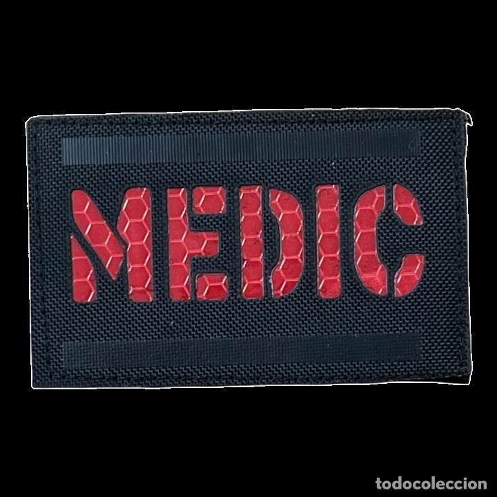 Militaria: Parches Hook and Loop reflectantes-Palabra Medic - rectangular - 8x5cm Rojo y Negro - Foto 1