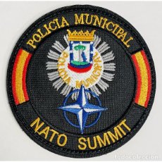 Militaria: PARCHE CON VELCRO POLICIA MUNICIPAL MADRID CUBRE DE LA OTAN 2022. Lote 365809471