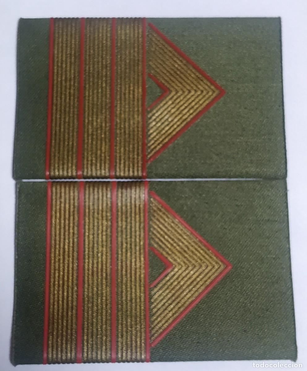 Militaria: PAR DE HOMBRERAS VERDES DE SARGENTO PRIMERO A&Ntilde;OS 80 - Foto 1