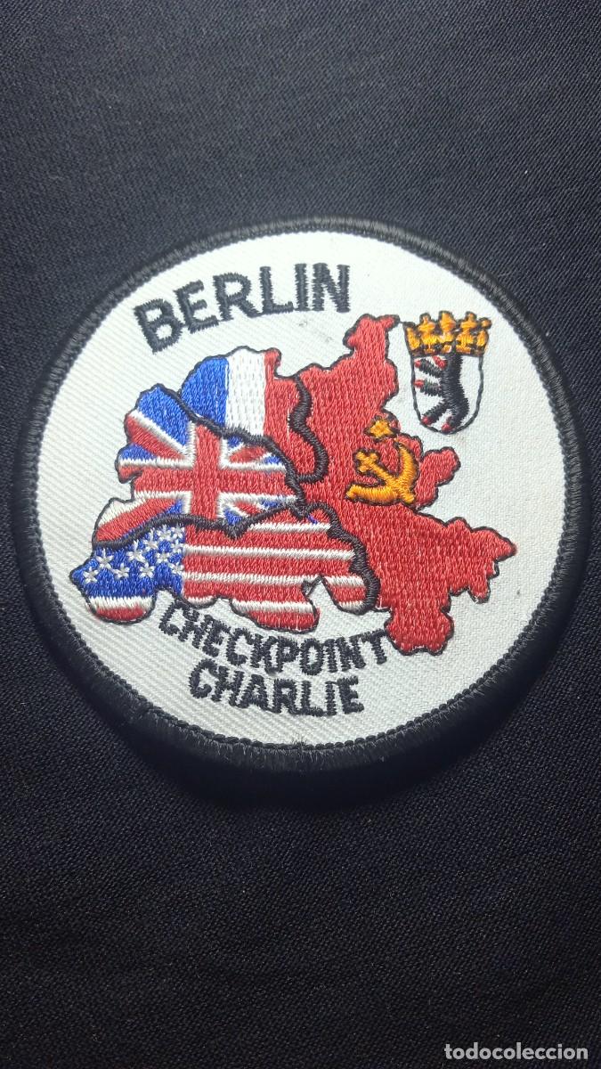 Militaria: Parche de tela Berl&iacute;n. - Foto 1