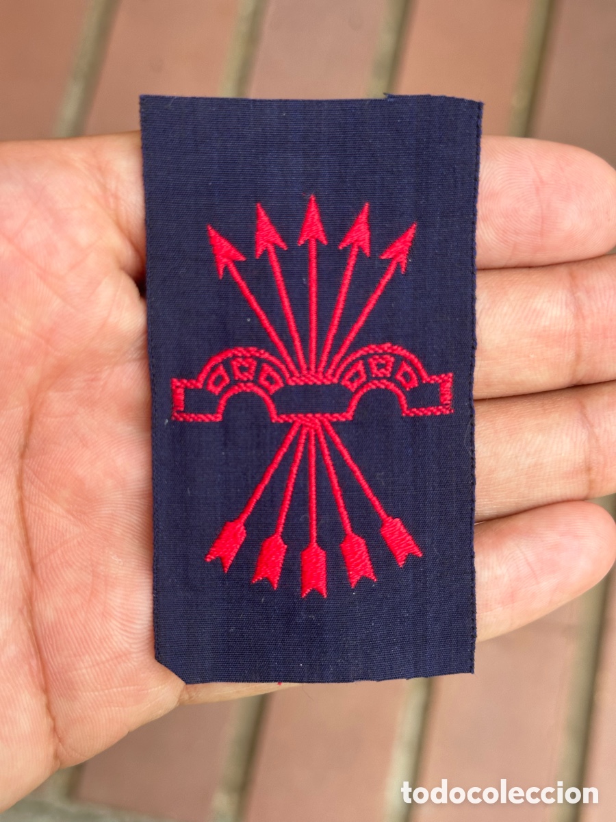 Militaria: ANTIGUO PARCHE DE LA FALANGE YUGO Y FLECHAS - GUERRA CIVIL - DIVISION AZUL