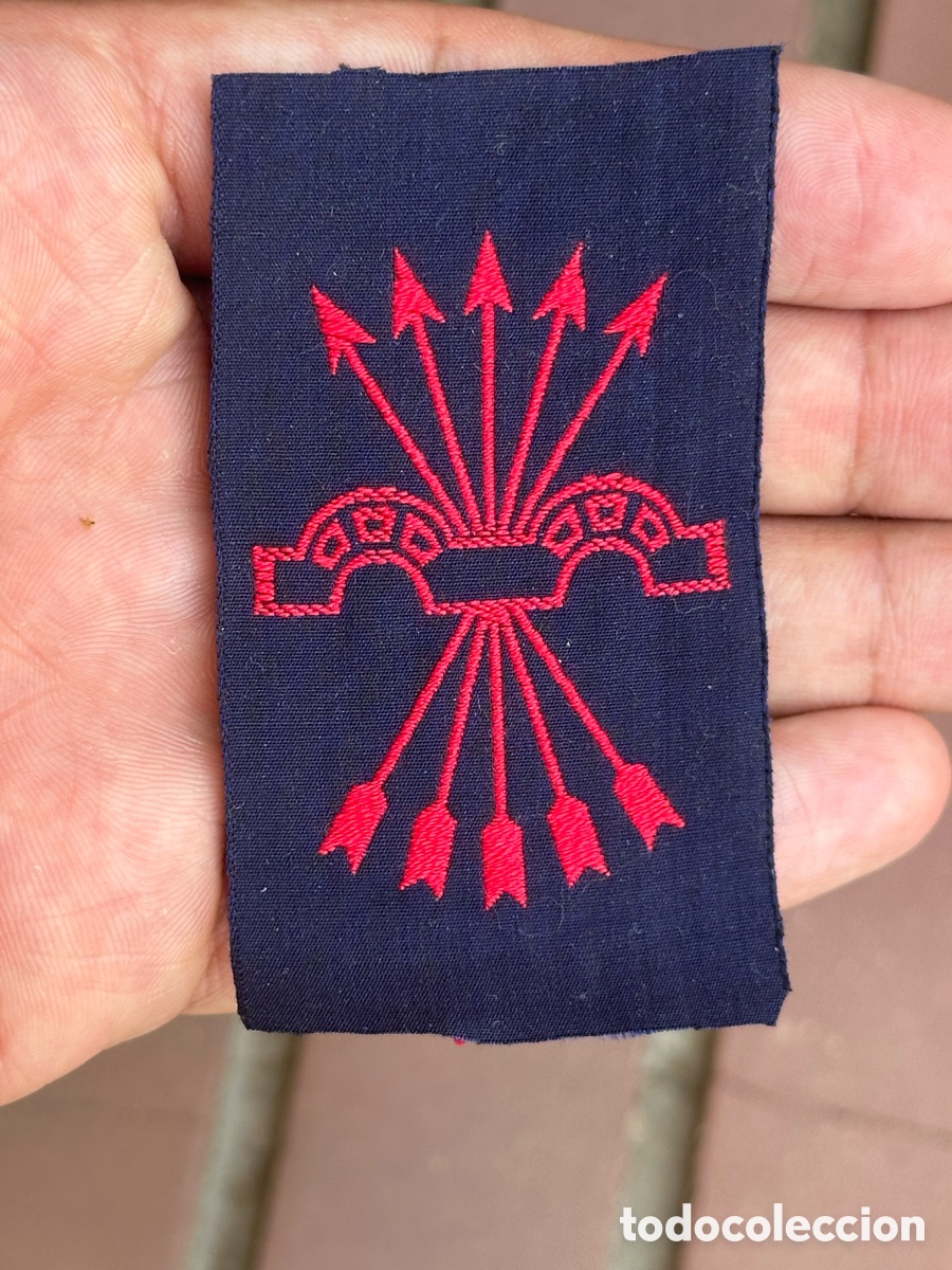 Militaria: ANTIGUO PARCHE DE LA FALANGE YUGO Y FLECHAS - GUERRA CIVIL - DIVISION AZUL