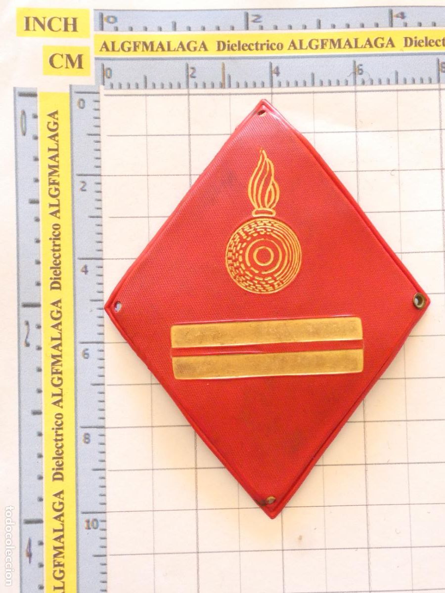 Militaria: GALLETA INSIGNIA PARCHE ROMBO PL&Aacute;STICO. CADETE. ARTILLER&Iacute;A. A&Ntilde;OS 60 70.