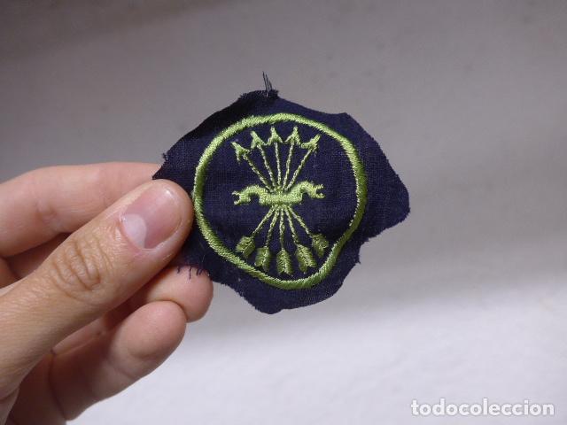 Militaria: Antiguo parche de falange, original, en verde.