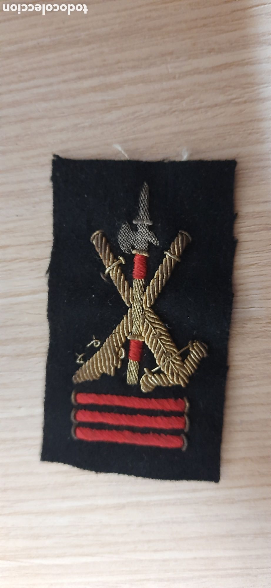 Militaria: Parche de la legi&oacute;n con barras de permanencia