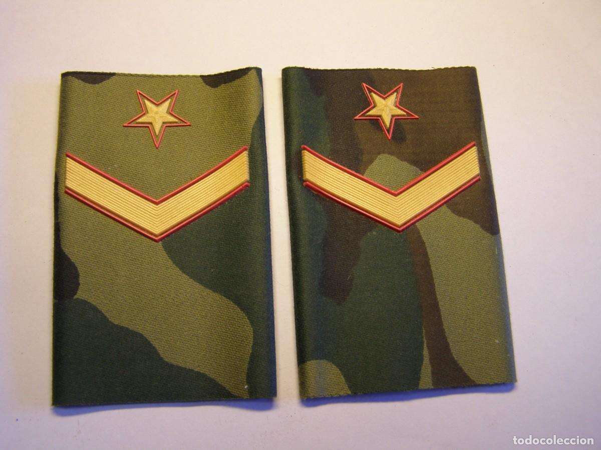 Militaria: PAR DE hombreras de subteniente. EJ&Eacute;RCITO ESPA&Ntilde;OL. A&ntilde;os 80.