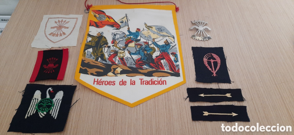 Militaria: lote falange parches,insignia flechas metalico ,banderin