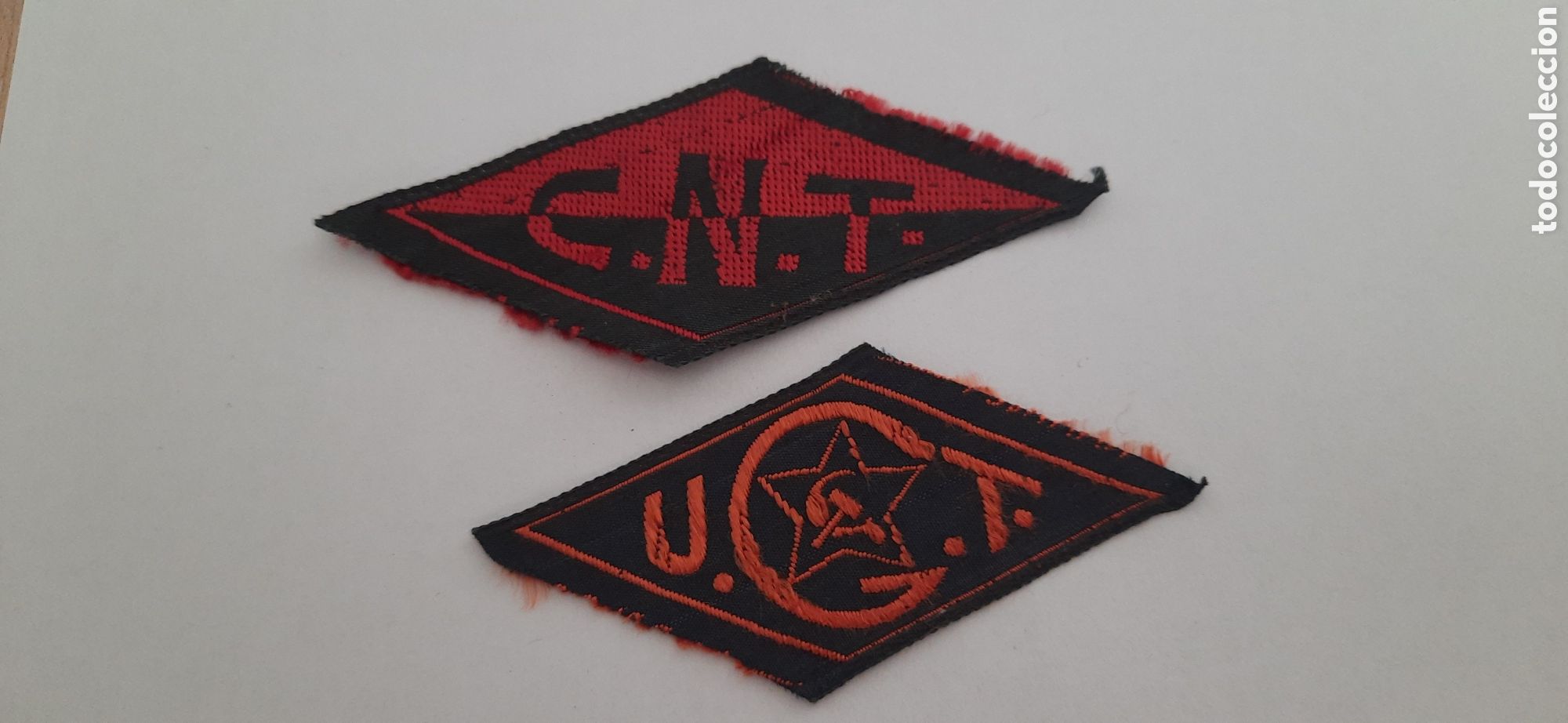 Militaria: parche CNT - UGT originales sin uso