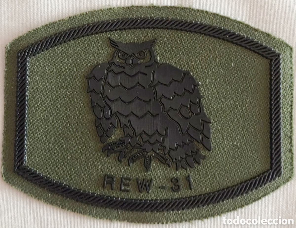 Militaria: PARCHE EMBLEMA DE PECHO EN TELA VERDE INYECTADA DEL REGIMIENTO DE TRANSMISIONES 31
