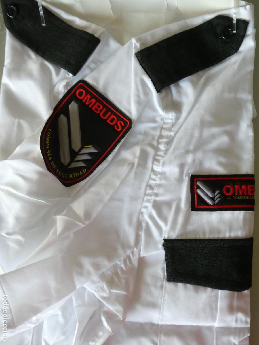 Militaria: CAMISA O 2 PARCHES SUELTOS DE SEGURIDAD PRIVADA. VIGILANTES JURADO. OMBUDS. T40. 240GR