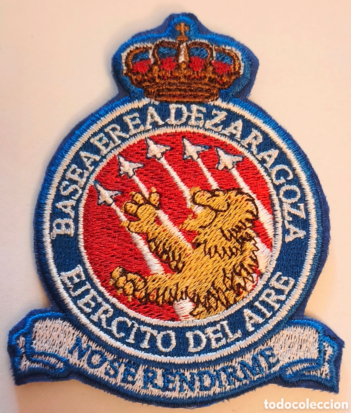 Militaria: PARCHE EMBLEMA DE BRAZO BORDADO A COLOR CON VELCRO BASE A&Eacute;REA DE ZARAGOZA