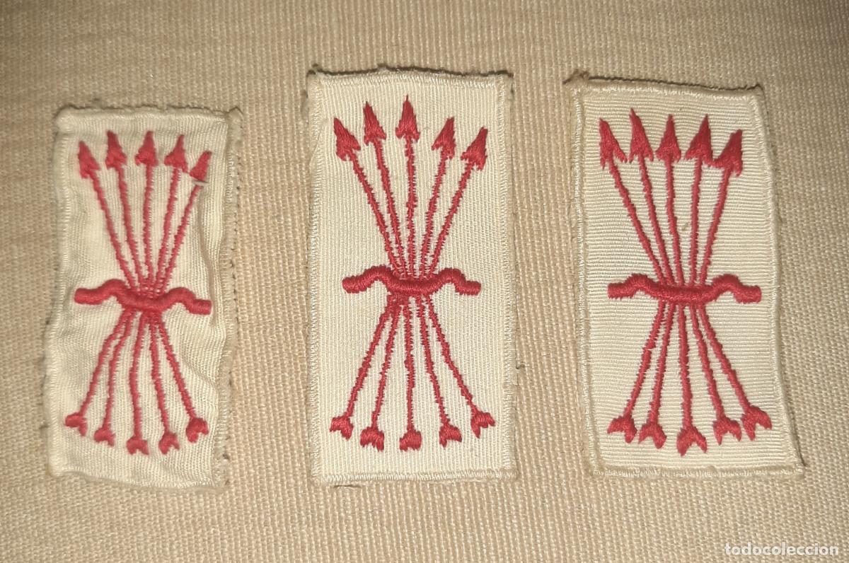 Militaria: Lote de 3 parches de Falange Yugo y flechas Secci&oacute;n Femenina