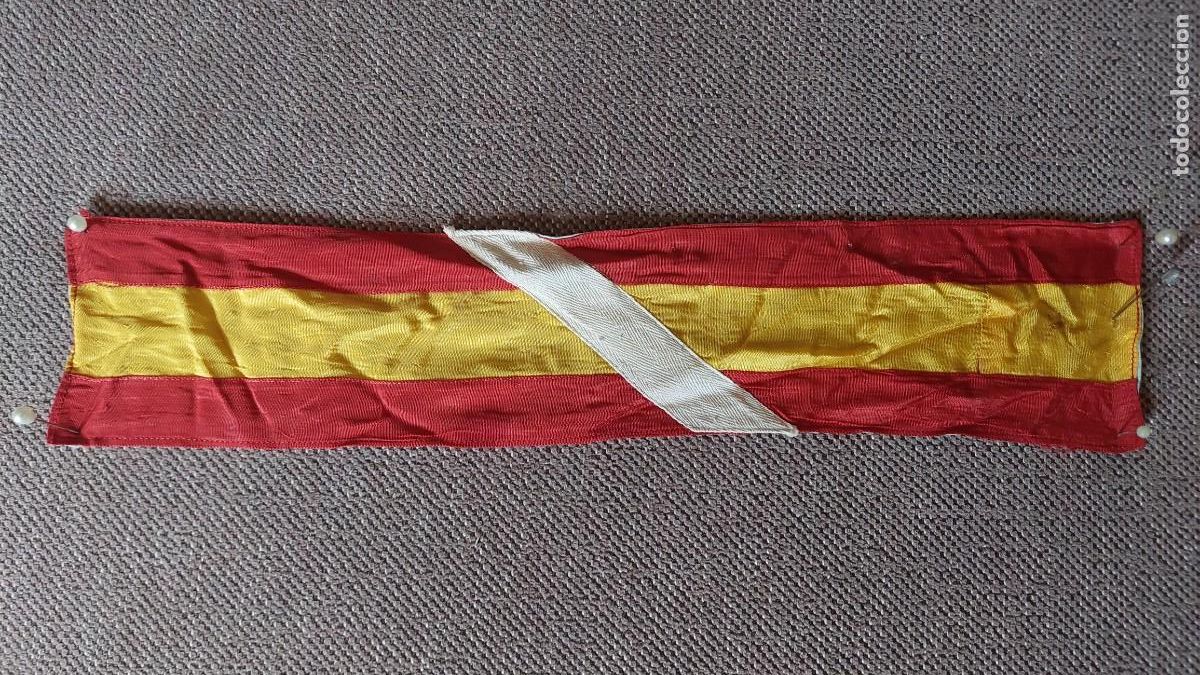 Militaria: Brazalete fascista d&iacute;a de la victoria guerra civil