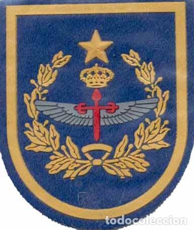 Militaria: Parche de brazo helic&oacute;pteros color corona real y estrella