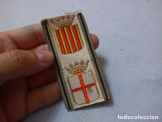 Militaria: Antiguo bordado parche con 2 escudos de catalunya, a identificar.