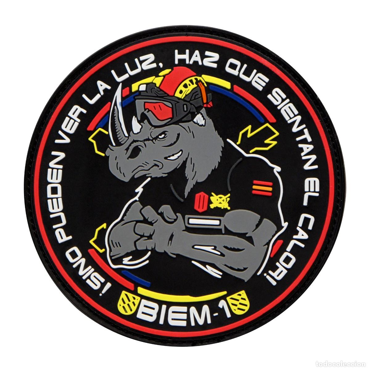 Militaria: PARCHE UME - BIEM-1 - SINO PUEDEN VER LA LUZ, HAZ QUE SIENTAN EL CALOR