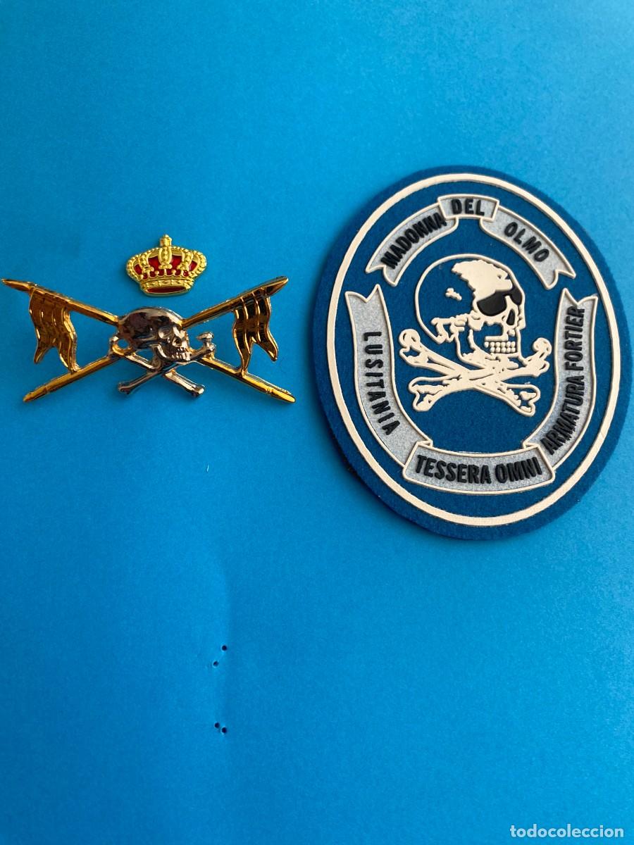 Militaria: Parche y emblema de boina Ejercito de Tierra del Regimiento de Caballer&iacute;a Lusitania N&ordm;8