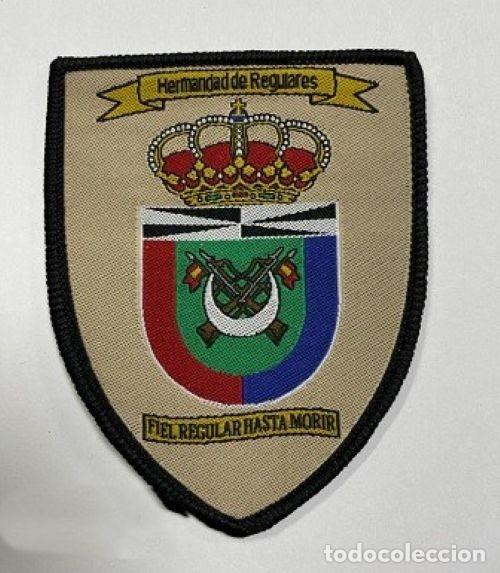 Militaria: ESCARAPELA o parche textil brazo de REGULARES VETERANOS DE CEUTA