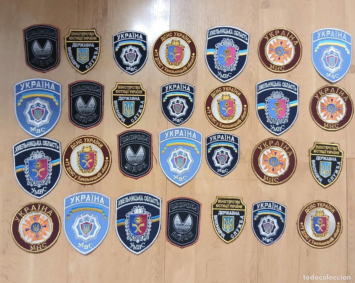 Militaria: Lote de 28 parches de tela con motivos de la polic&iacute;a y el Ministerio de Ucrania.Etc