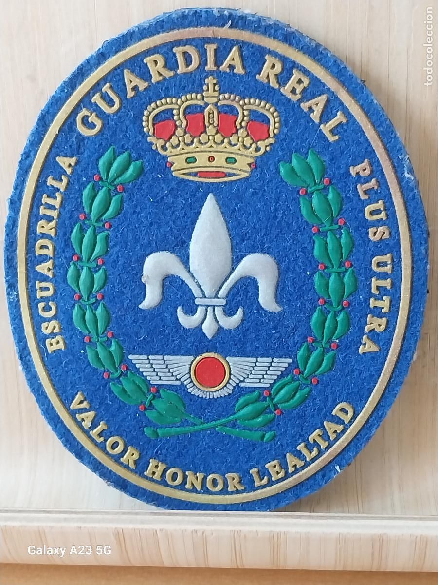 Militaria: GUARDIA REAL ESCUADRILLA PLUS ULTRA VALOR HONOR LEALTAD CAUCHO SOBRE FIELTRO 10X8.2 CMS