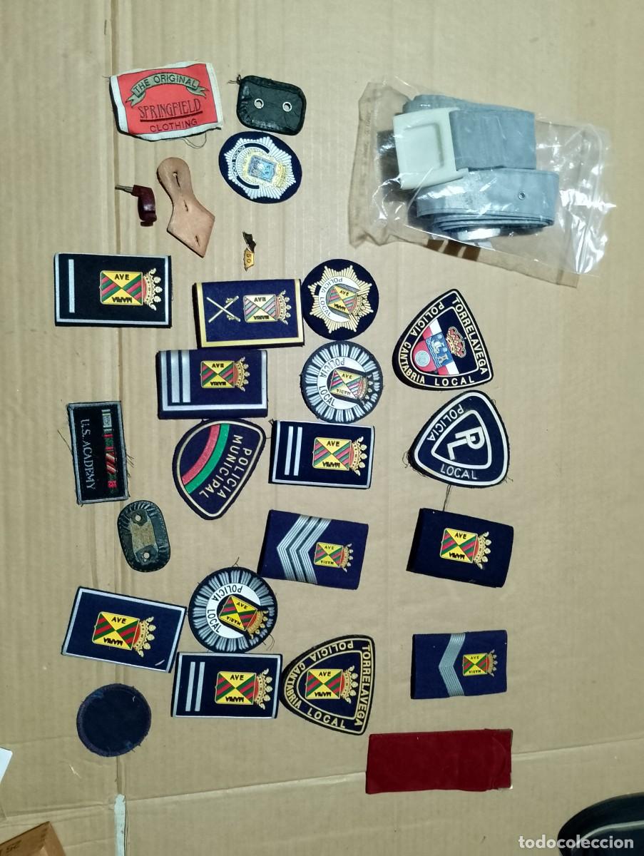 Militaria: Lote de parches de tela militar