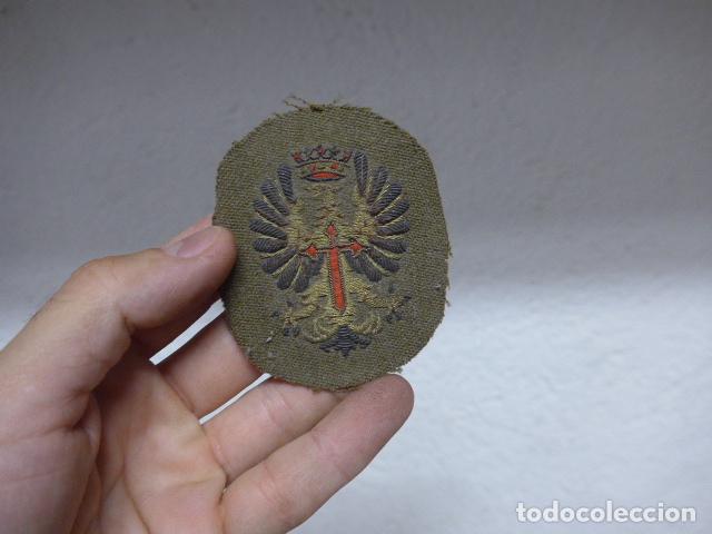 Militaria: Antiguo parche bordado del aguila del ejercito franquista, original, epoca de Franco
