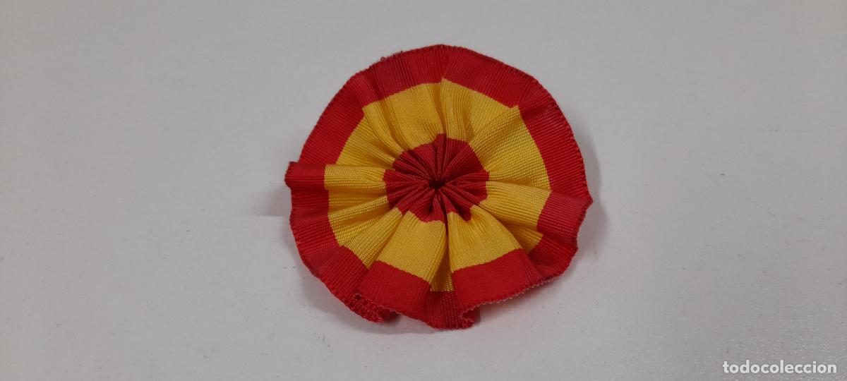 Militaria: ANTIGUA ESCARAPELA CON LA BANDERA DE ESPA&Ntilde;A . DIAMETRO 5,5, CM . ORIGINAL A&Ntilde;OS 40 . SIN USO