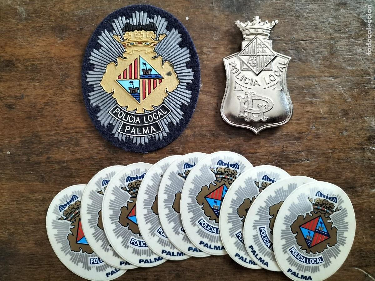 Militaria: Lote POLICIA LOCAL DE MALLORCA. placa met&aacute;lica, de pvc y pegatinas