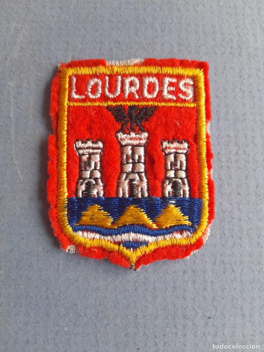 Militaria: Parche de tela lourdes, 5x4cm aprox