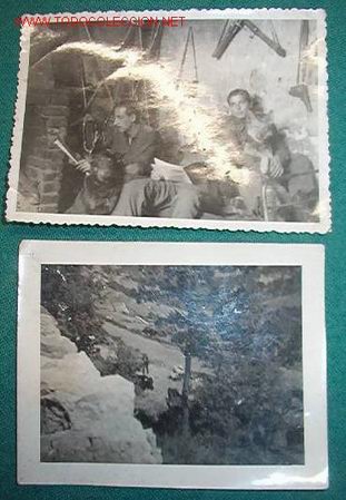 Militaria: Lote de 2 fotos de militares o contrapartida; 7,5 x 9,5 cms.