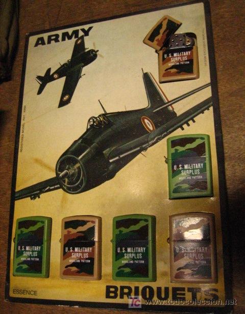 Militaria: Expositor con 6 mecheros, SCORPIO