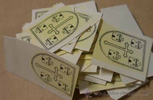 Militaria: 40 calcomanias de 2 cms